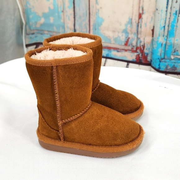 Koolaburra Short Suede Toddler Boot - Picture 1 of 7